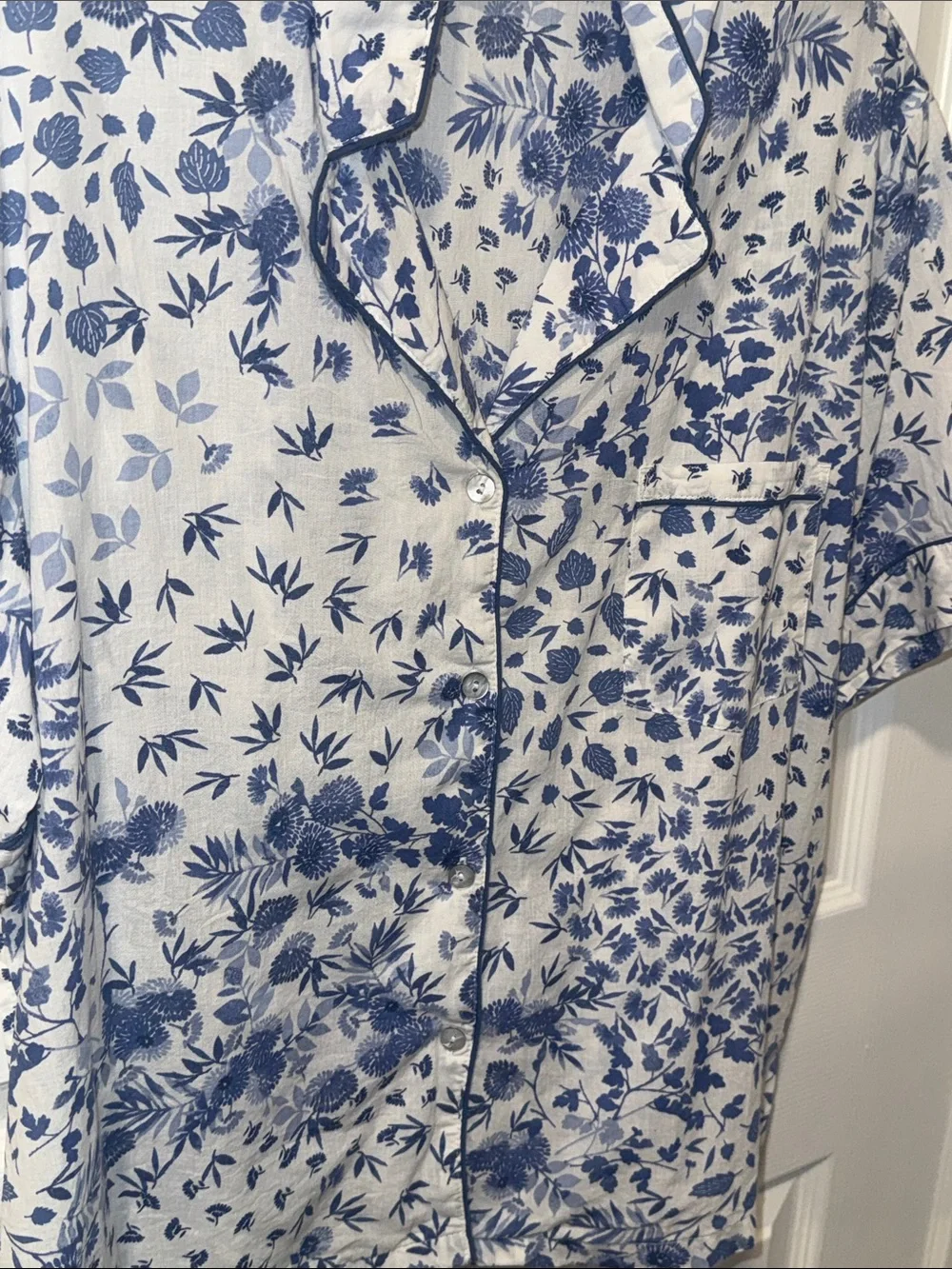 Joie womans White and Blue Floral Pajama Set Size L